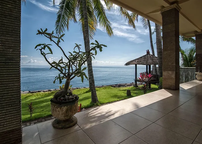 Курортный комплекс Relax Bali Resort, Diving & Spa, Ocean Front Туламбен