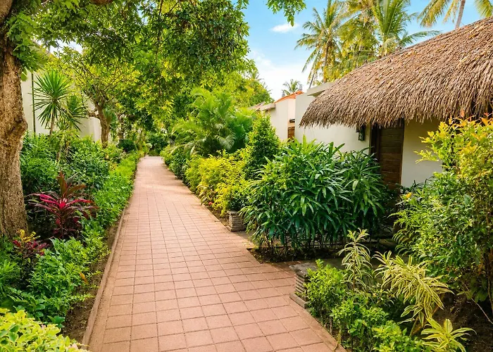 Relax Bali Resort, Diving & Spa, Ocean Front 图兰奔