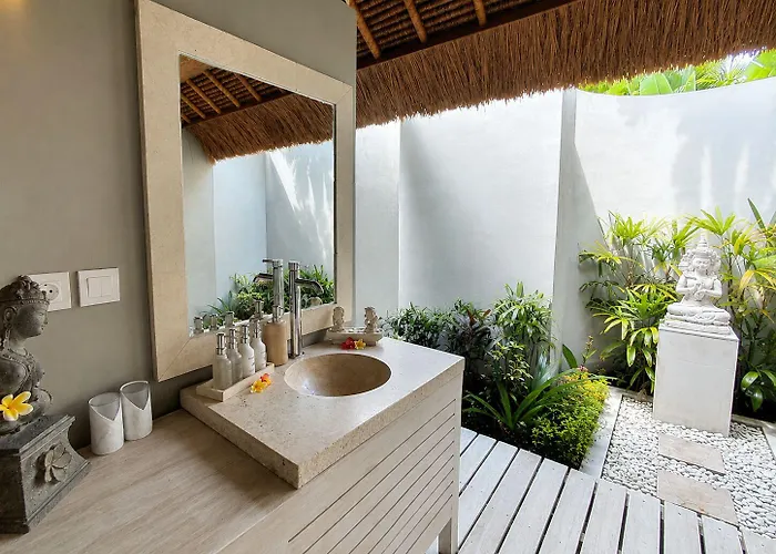 Relax Bali Resort, Diving & Spa, Ocean Front 图兰奔